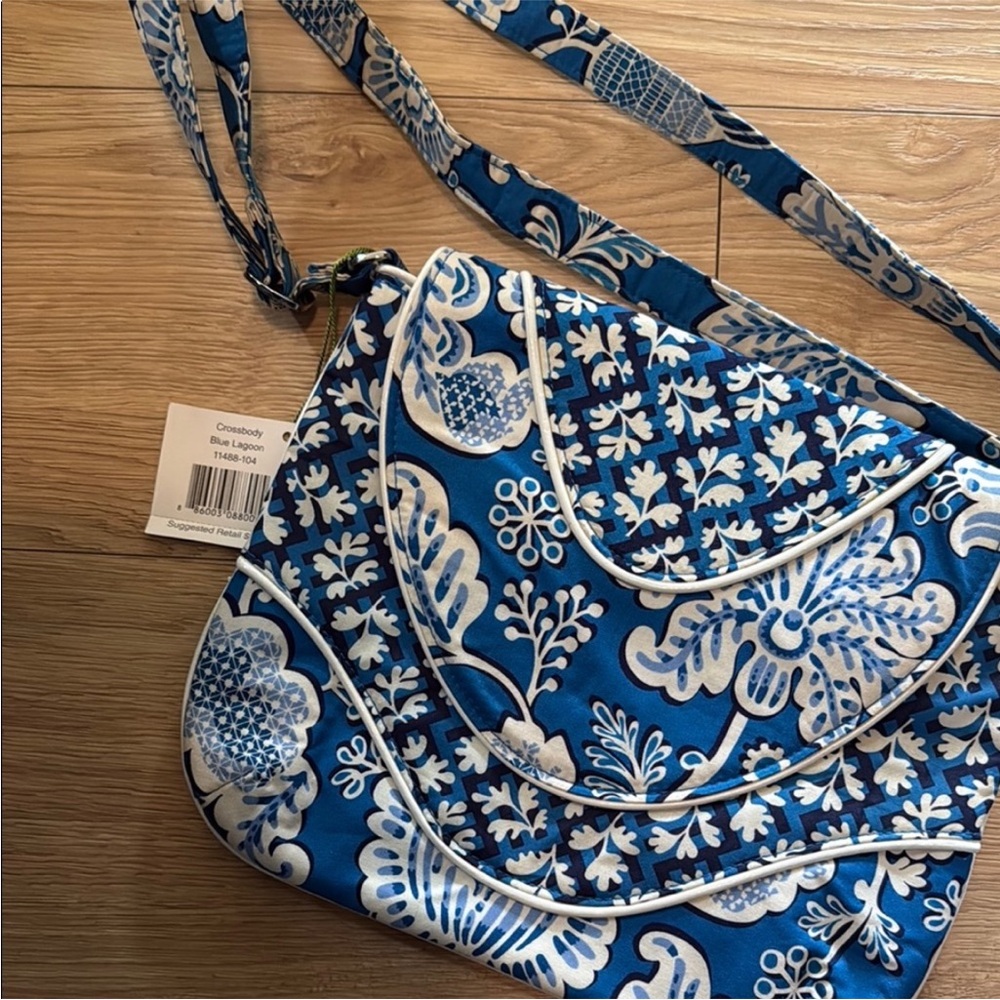 Vera Bradley Floral Crossbody Adjustable purse
